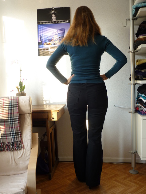 2011-03-02_schwarze_schlaghose3_large