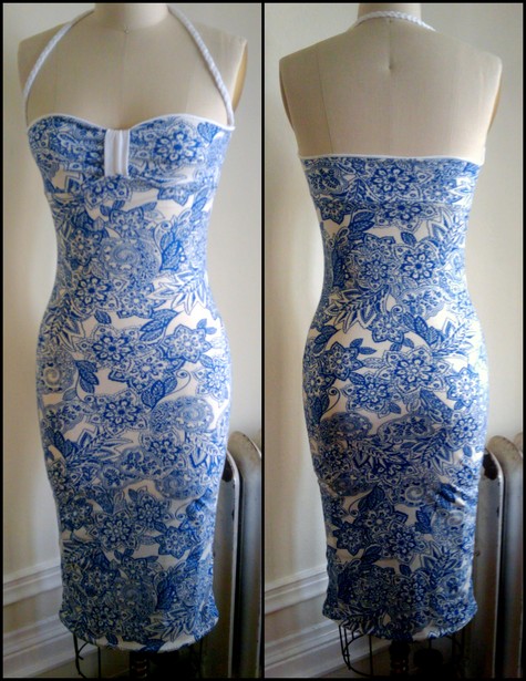 Blue_and_white_fitted_dress_large