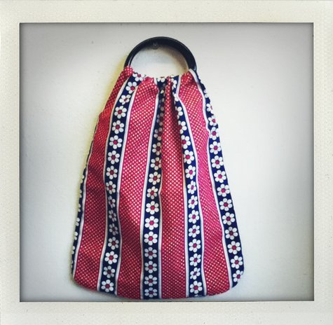 Retro_daisy_shopper_large