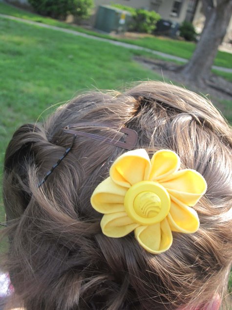 Yellow_in_hair_large
