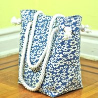 Blue_floral_tote_side_listing