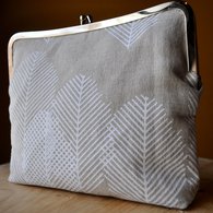 Linenfeatherclutch_039_listing