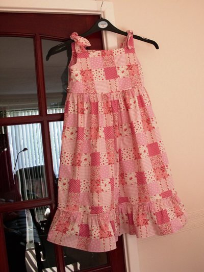 008hannah_s_dress_large