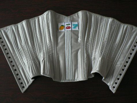Luckyladycorset_018_large