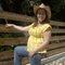 Yellow_shirt_4_small_grid