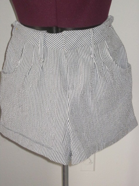 Seersucker_shorts_front_large