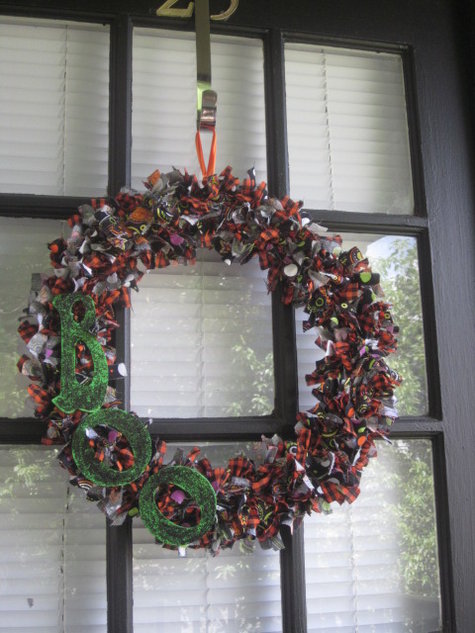 Halloween_rag_wreath_2011_large
