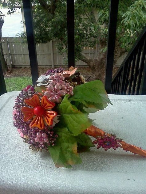 Bouquet_on_its_side_large