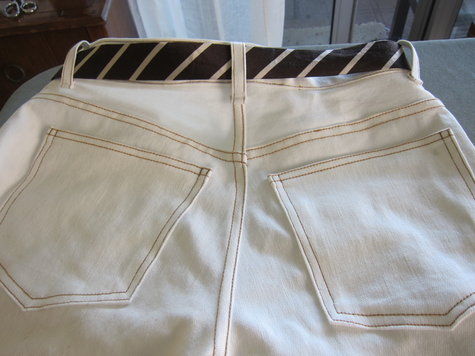 White_jeans_rear_large