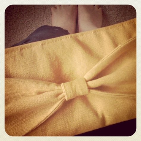 Bow_clutch_mustard_1_large