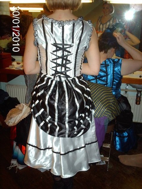 Saloon_girl_3_large