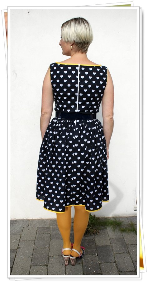 Blog50erdressbluewhite4_large