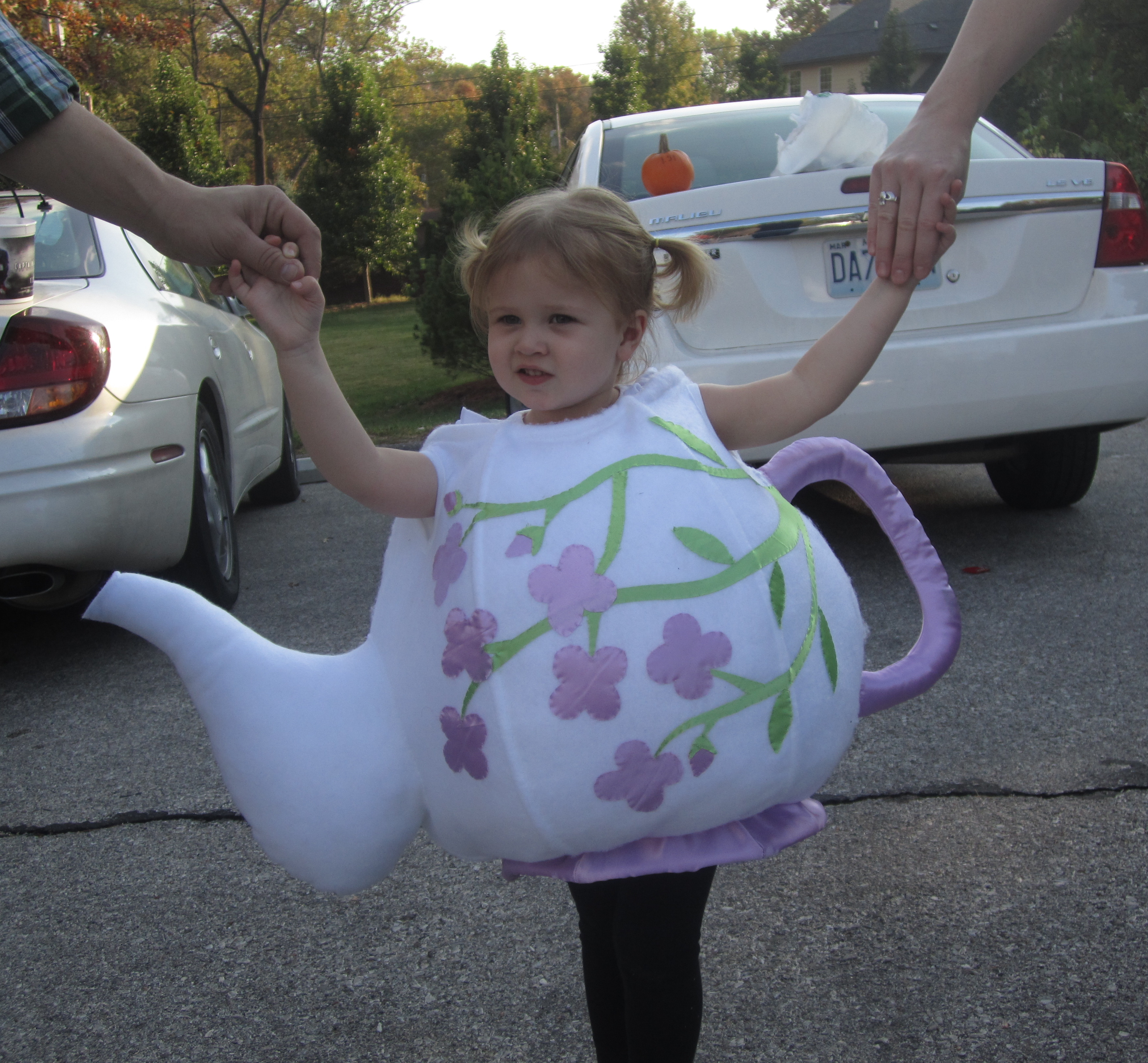 BERNINA Halloween 2011 Char's a Little Teapot! Sewing Projects