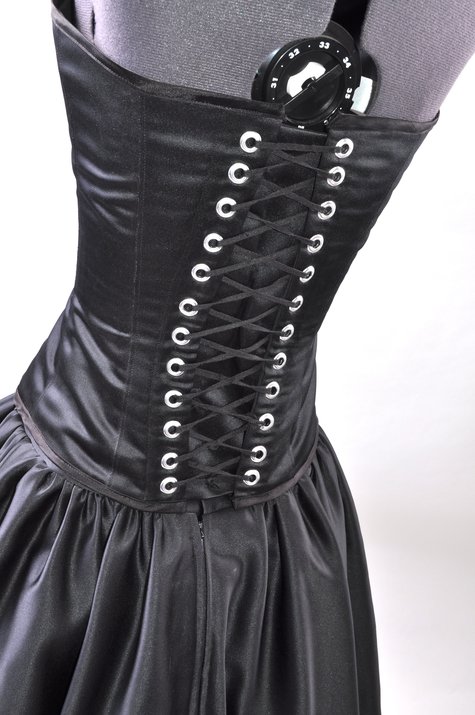 Black_corset_back_large