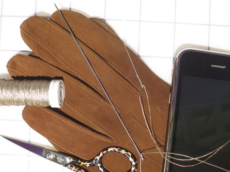 Conductive_leather_gloves_lynne_bruning_large