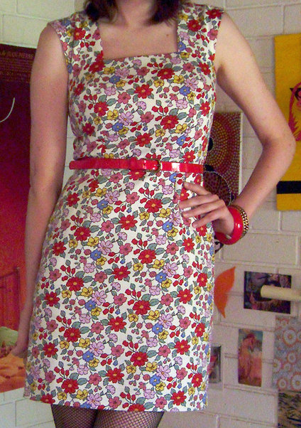 Fittedfloral01_large
