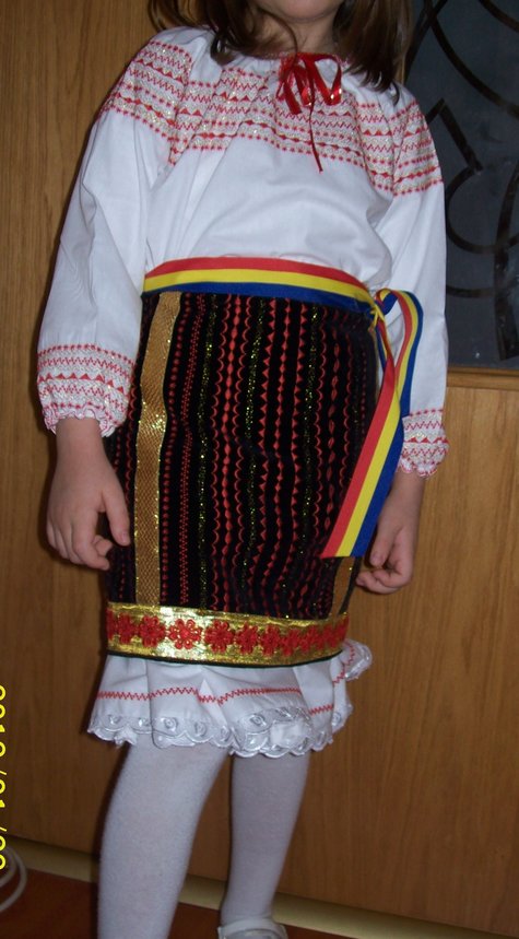 Costum_din_zona_moldovei_1_large