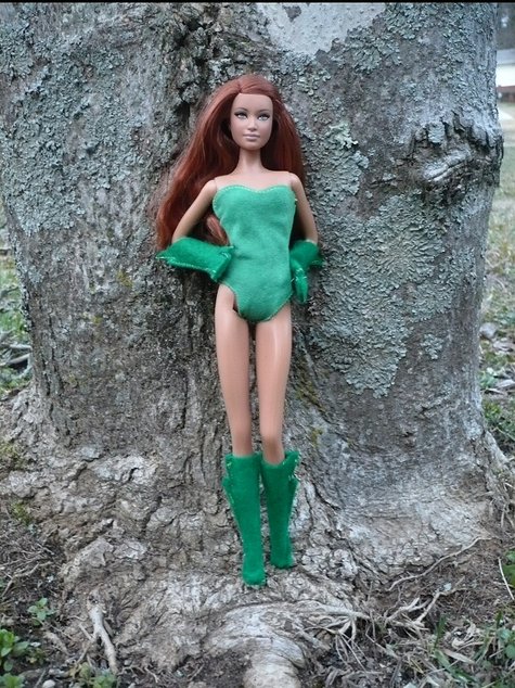 Poisonivybarbie1_large