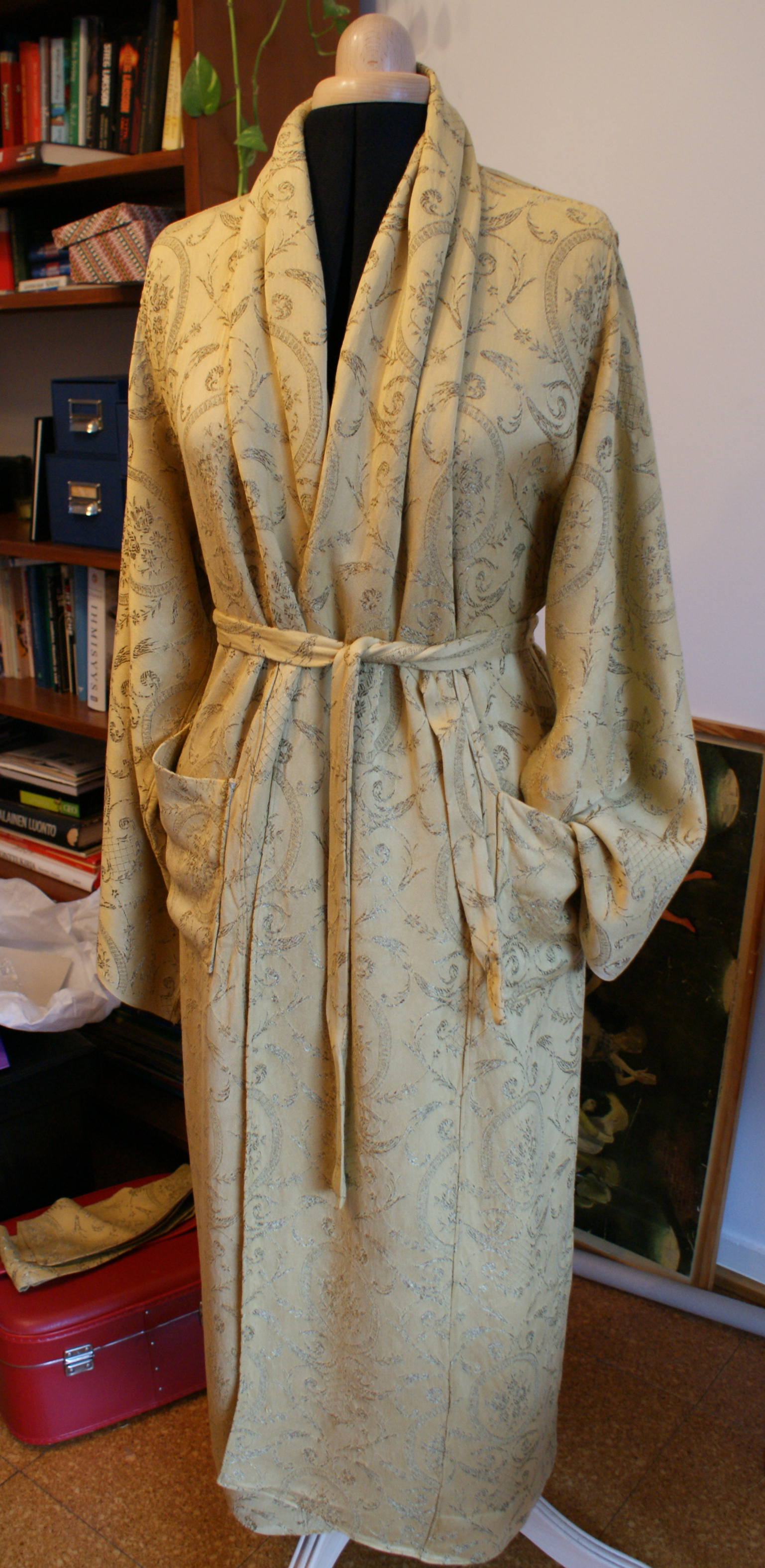Sewing Pattern Kimono Dressing Gown | old curtains new kimono style dressing gown sewing Sewing Pattern Kimono Dressing Gown | old curtains new kimono style dressing gown sewing