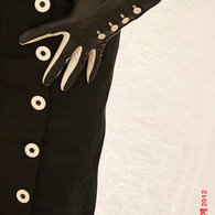 Maudella_1223_button_detail_listing