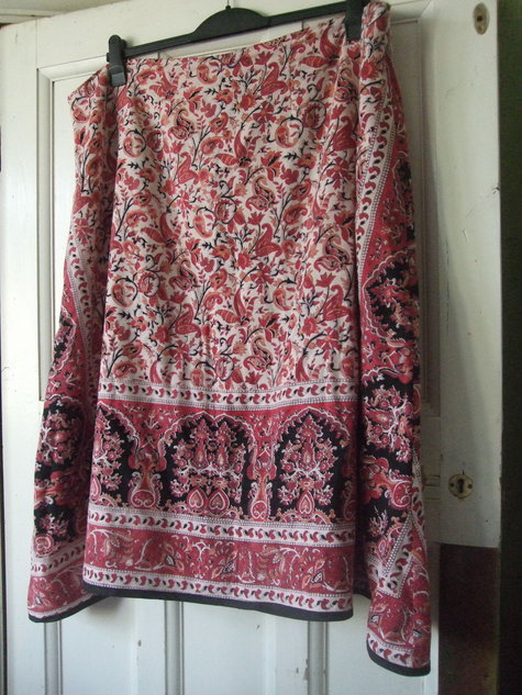 2012_0329march2012skirtbag0006_large
