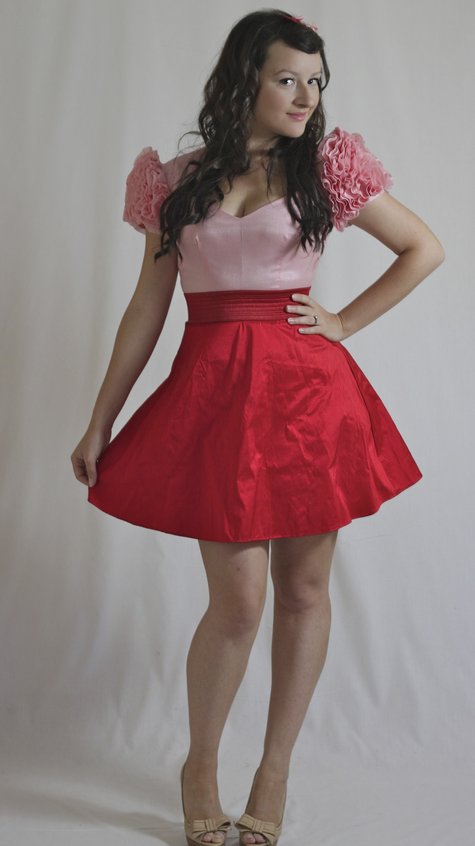 Red_fabric_giveaway_11_large