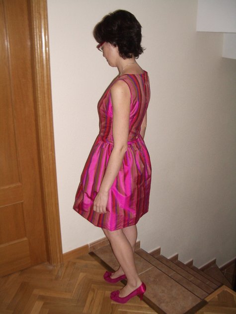 Lateral_vestido_fucsia_large