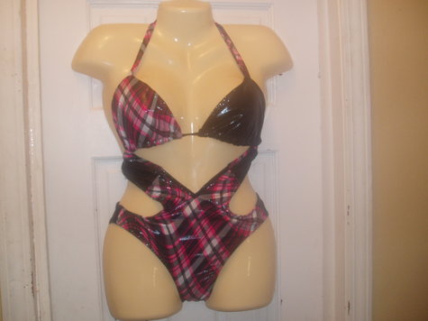 Bathing_suit_2012_005_large