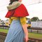 Waiting_for_the_train_grid