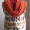 Orange_schal_hinten_grid