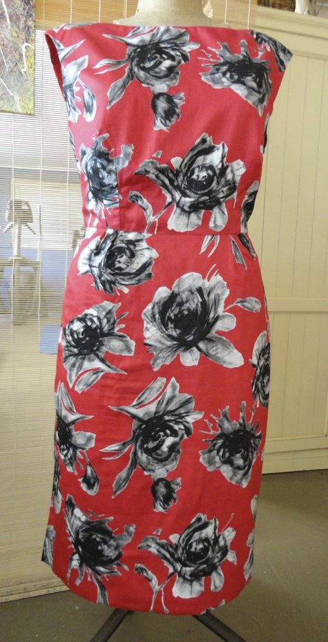 Red_dress_front_large