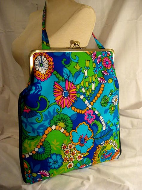 Framebag_hippielove_side_large