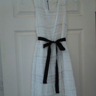 Black_bow_front_listing