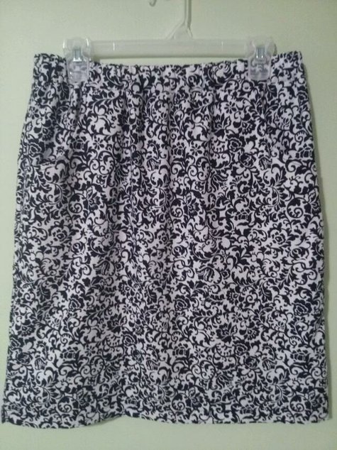 New_skirt_in_black_and_white_large