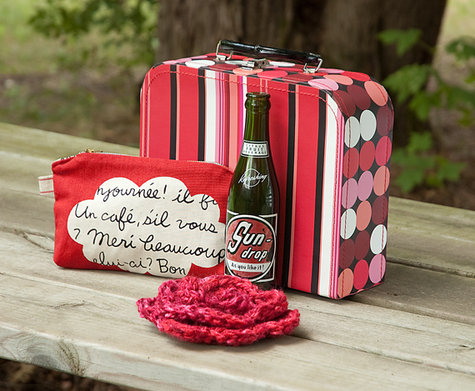 Un-cafe-makeup-bag_large