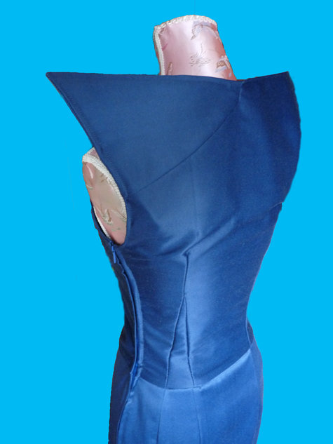 Winged_sleeveless_dress_back_large