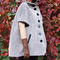 Vogue_8776_cape_8_listing