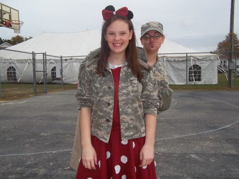Army_sis_and_minnie_large