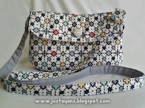 Sling_bag_in_charming_copy_large