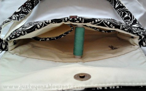 Sling_bag_in_barcelona2_copy_large