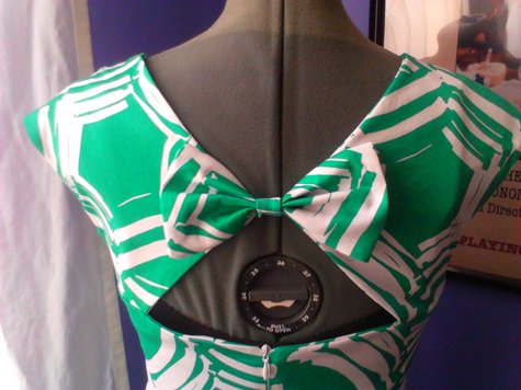 Bow_dress_large