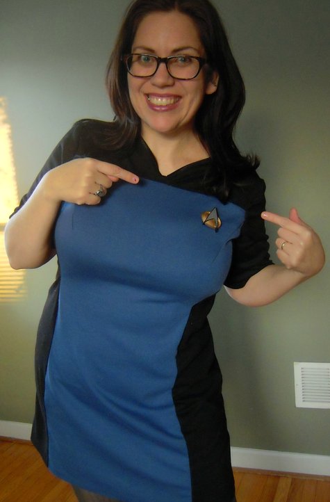 Tng_skant_i_has_combadge_large