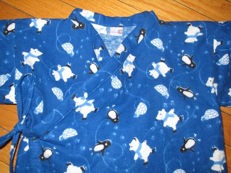 Polar-bear-bedtime-story-pyjamas-c_large