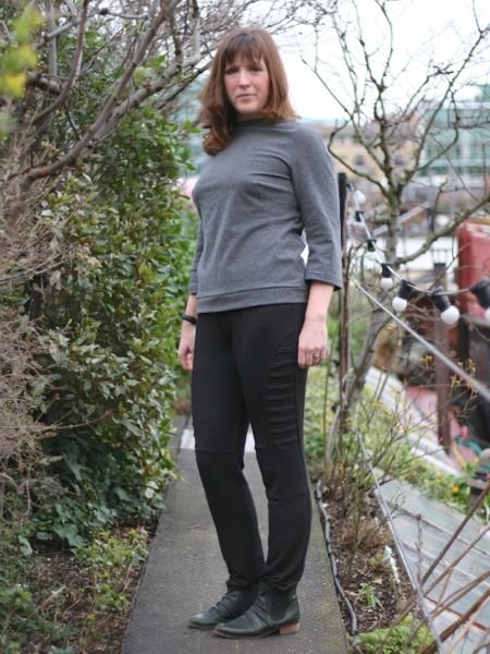 Grey_chic_sweatshirt_leggings_-_full_view_large