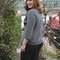 Grey_chic_sweatshirt_-_back_turning_grid