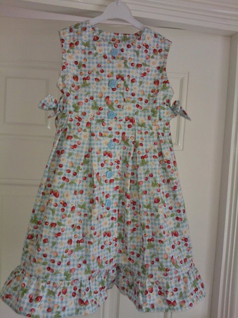 Strawberry_frock_large