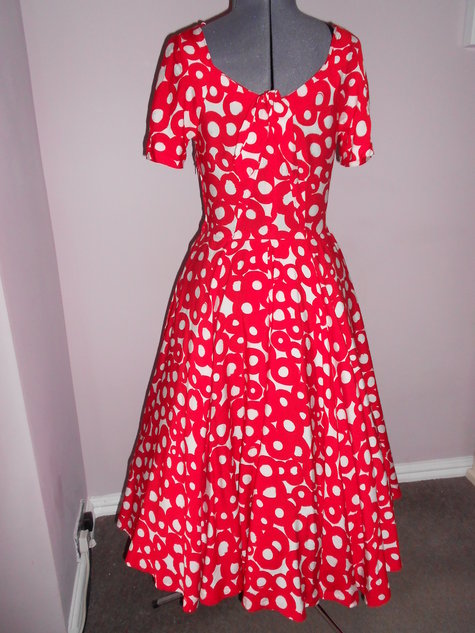 Dress_back_-_underskirt_large