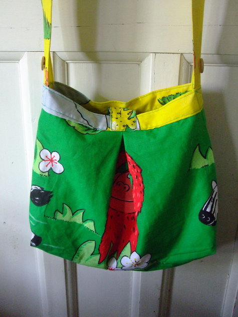 2013_042442013junglebag0003_large