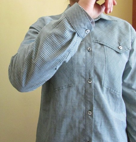 Frontcuffs_greengingshirt1_large