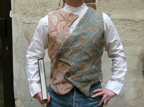 Gilet_constructiviste_futuriste_chez_louise_large